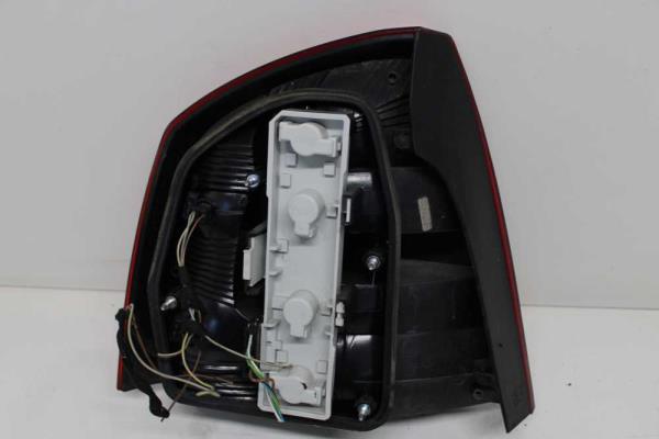 FEU ARRIERE DROIT SKODA - Vue 2